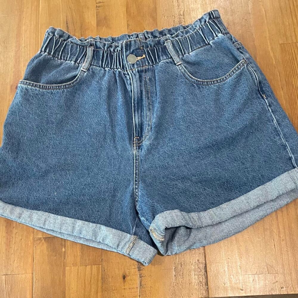 H&M blue denim shorts